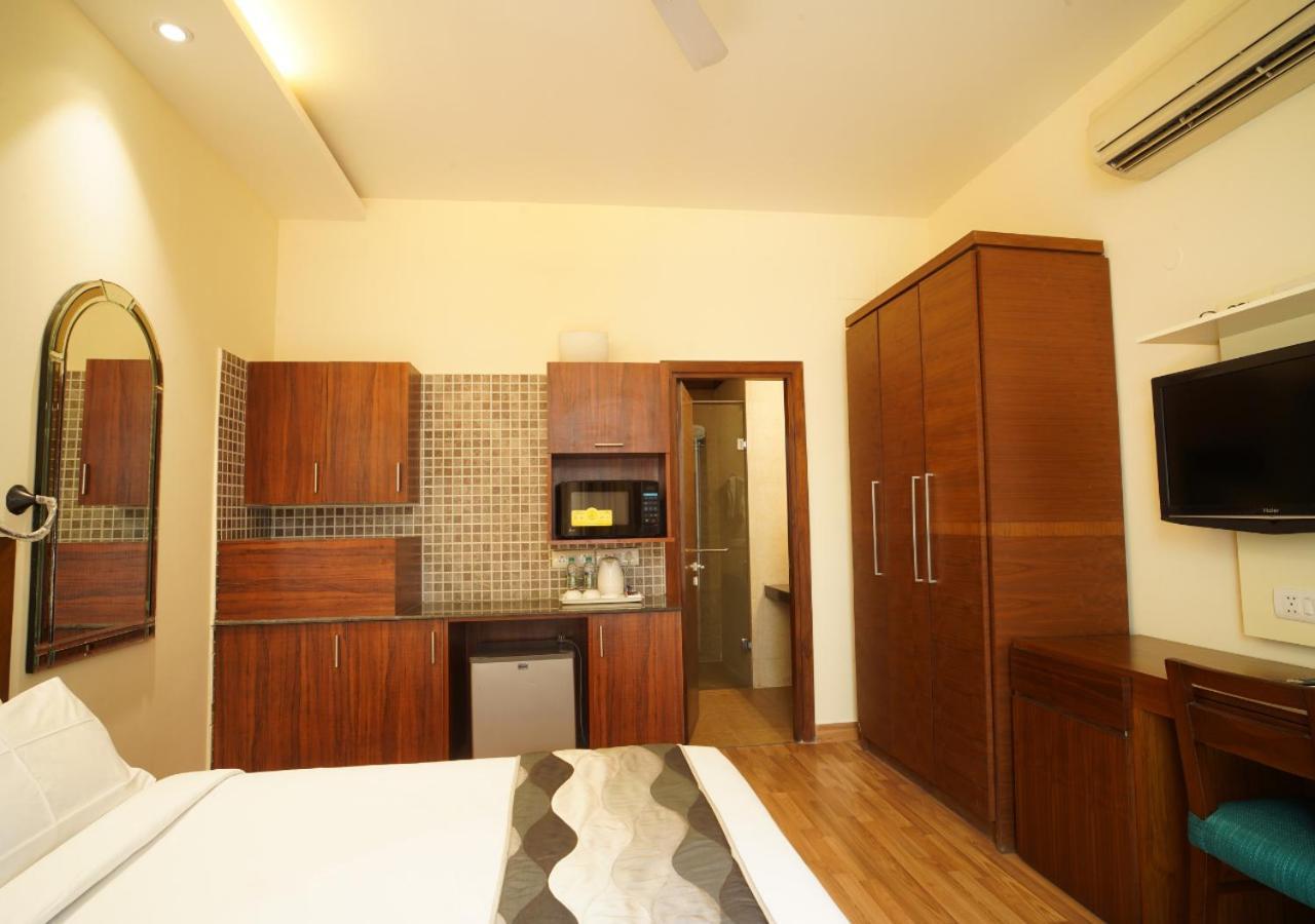 Uds Villa Scandinavian B&B - Next To Vfs New Delhi Eksteriør billede