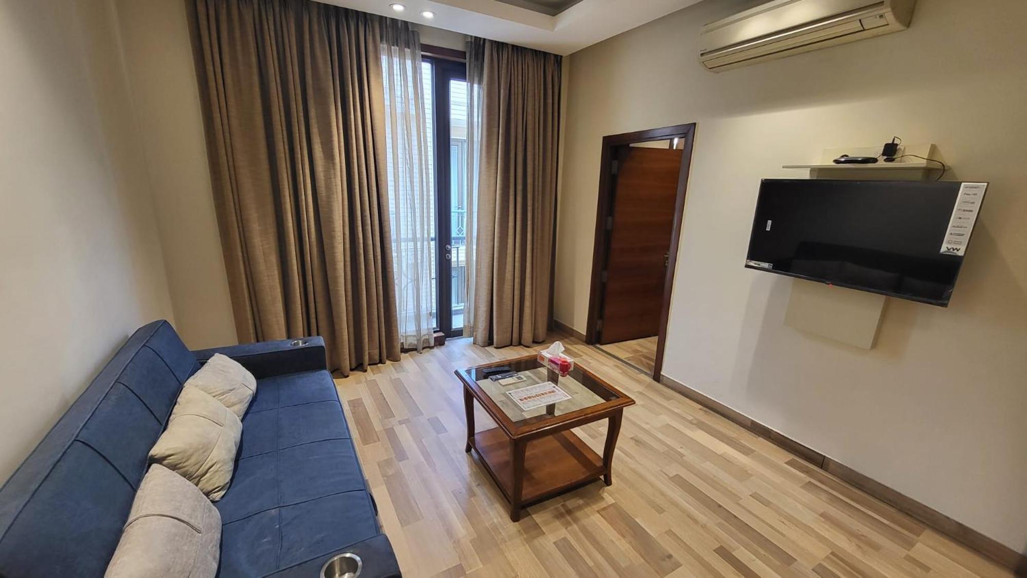 Uds Villa Scandinavian B&B - Next To Vfs New Delhi Eksteriør billede